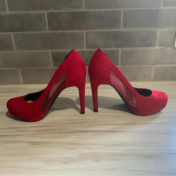 Le Château Red Suede Platform Heels Size 38 (US 7.5) - Picture 3 of 7